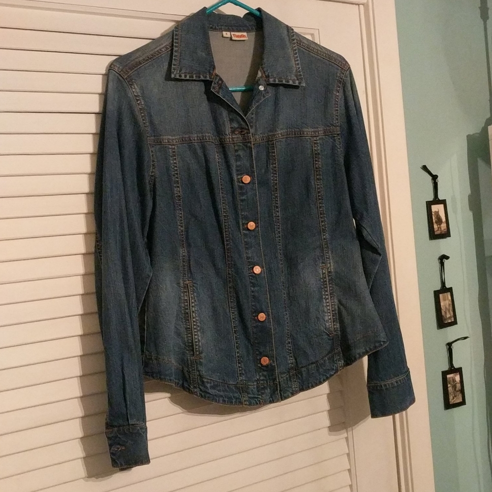 High end Light weight jean jacket - Picture 3 of 8